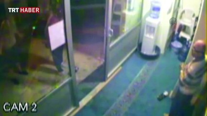 Sela okuyan müezzin tartaklandı