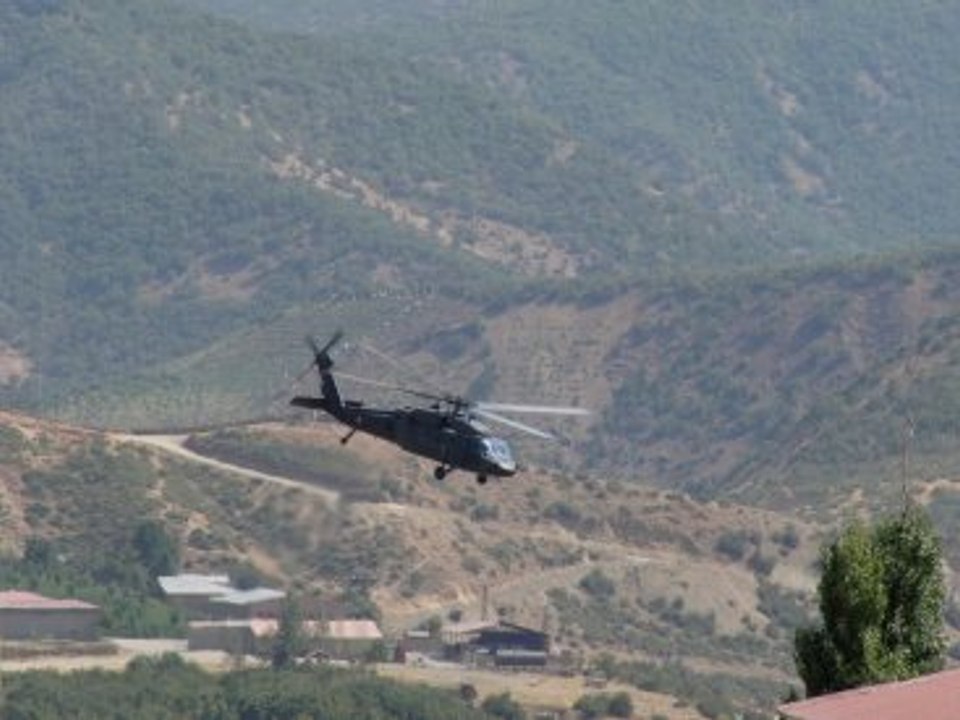 Üs Bölgesine Saldırı: 2 Yaralı