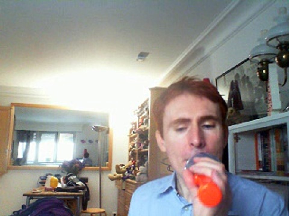 Wiwi égratigne "la vie est belle" de Matt Houston