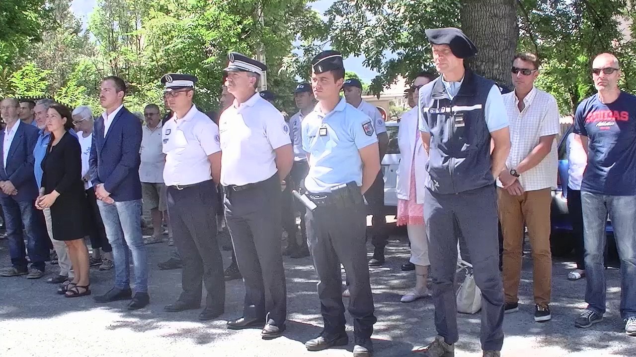 Attentat de Nice: revivez la minute de Silence à Briançon en vidéo