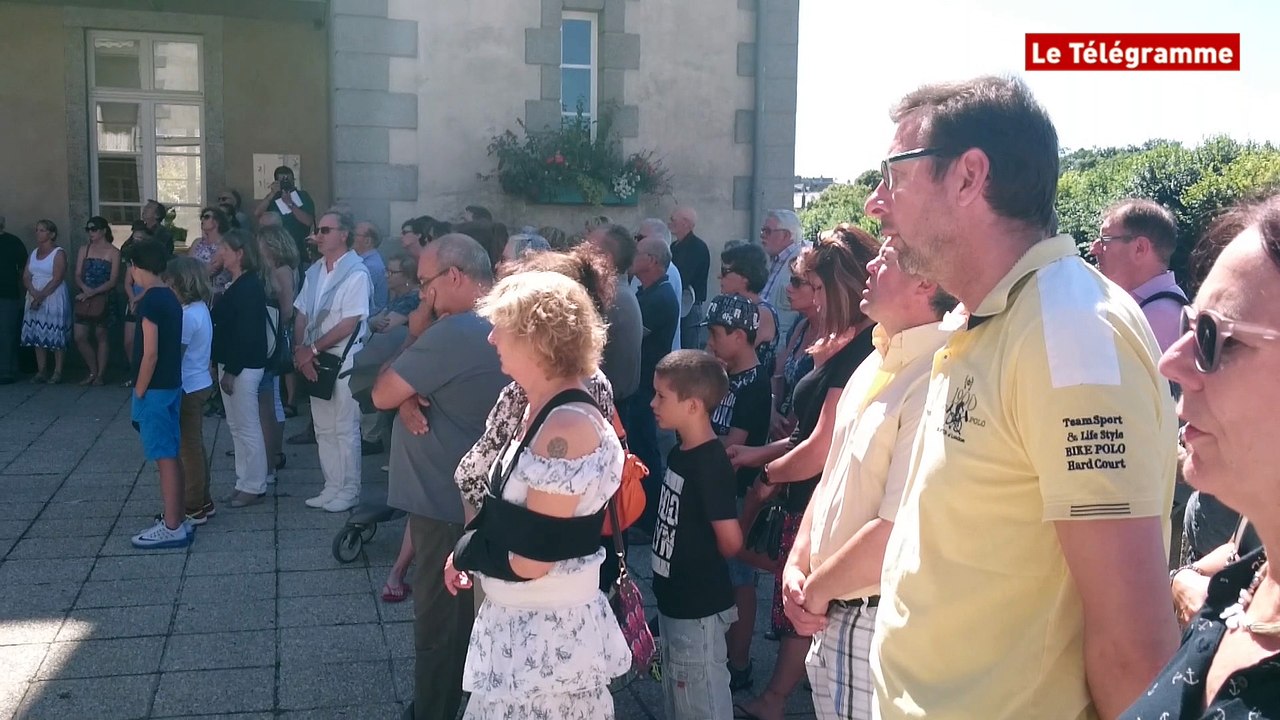 Dinan. Hommage aux victimes de l'attentat de Nice