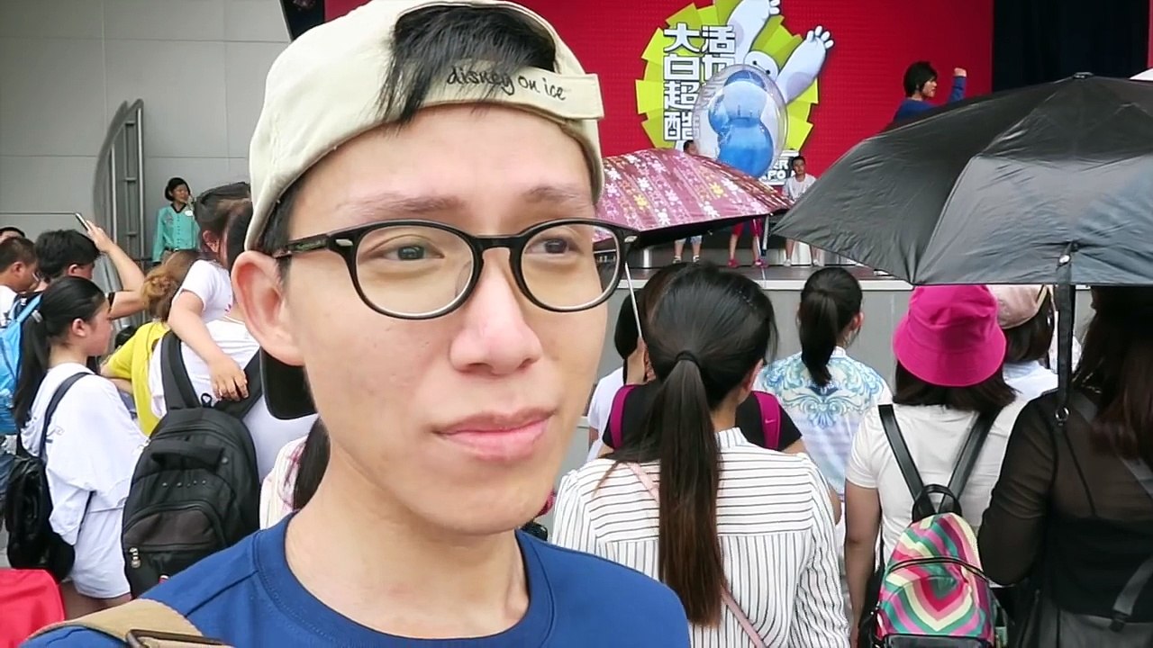 Ces chinois ne respectent rien à Disneyland Shanghai !!