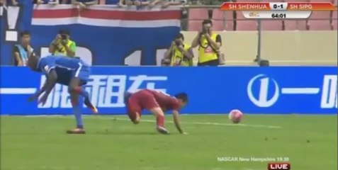 Demba Ba : L’horrible fracture du joueur sénégalais (vidéo)