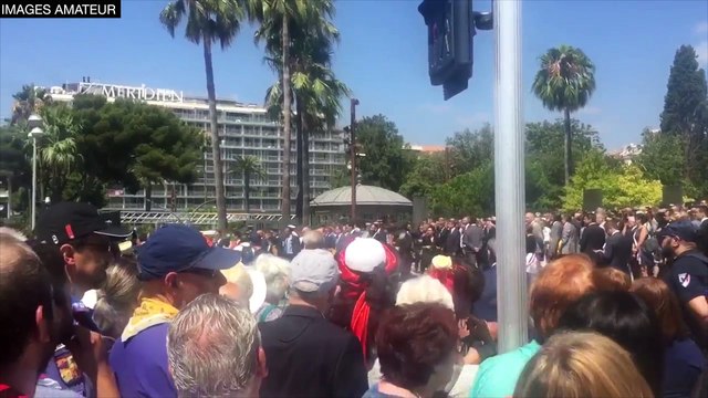 Des militants FN ont-ils hué Manuel Valls à Nice ?