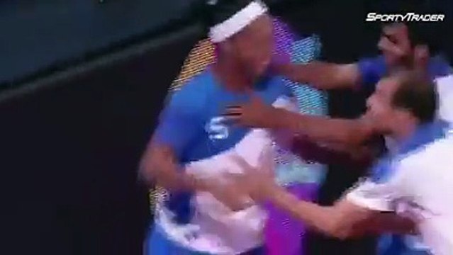 Ronaldinho inscrit cinq buts dans la ligue de futsal indienne