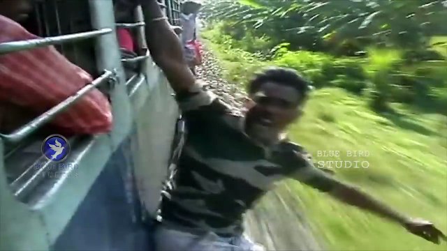 Mumbai Train Stunt Videos Dangerous Stupid Crazy Train Stunts