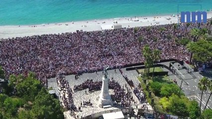 Minute de silence à Nice au théâtre de Verdure vue du ciel - 42000 personnes rassemblées