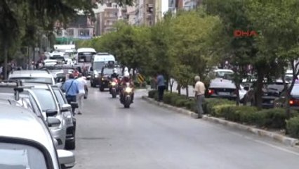 Kocaeli Darbe Girişiminde Yaralanan Polis Konvoyla Evine Getirildi