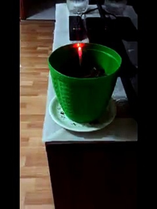 Akıllı Saksı (Toprağı kuruduğunda size haber veriyor)