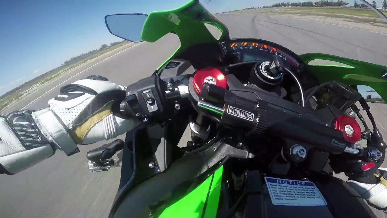 2016 Kawasaki Ninja ZX-10R POV Lap - video Dailymotion