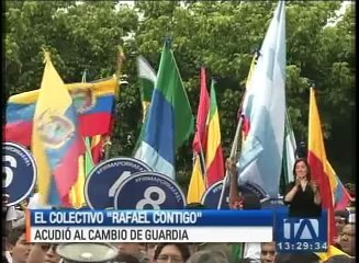 El colectivo 'Rafael Contigo Siempre' acudió al cambio de guardia