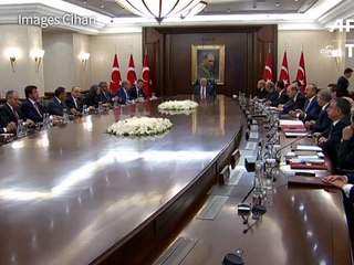 Turquie: le pouvoir intensifie les purges