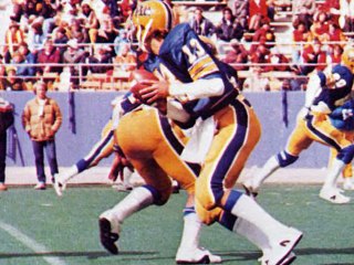 Eagles coach sees Dan Marino, Brett Favre in his QBs, including Sam Bradford