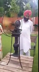 150 ਸਾਲ ਪੁਰਾਣਾ ਪੱਖਾਂ ਮਿੱਟੀ ਦੇ ਤੇਲ ਨਾਲ ਚੱਲਦਾ ਹੈ ..ਇਹ ਪਤਾ ਨਹੀਂ ਕਿਦਾਂ ਬਚਿਆ