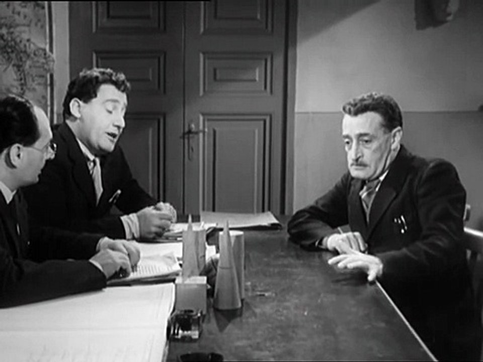 L'esame di Totò da "Totò e i re di Roma"