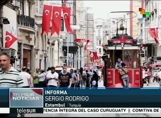 Policía turca controla espacios públicos luego de la intentona golpist
