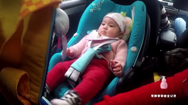 贾静雯带娃全记录20160430期：贾静雯交流育儿经 小公主咘咘展游泳天赋