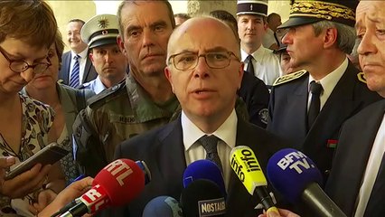 Sécurité des festivals: Cazeneuve et Le Drian à Avignon