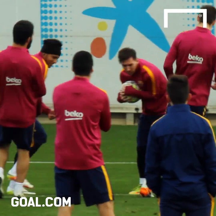 Leo Messi funny nutmeg Gerard Piqué during FC Barcelona training - and their teammates are loving it!
