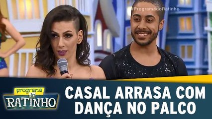 Casal arrasa com dança no palco