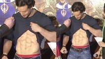 Tiger Shroff Shows His 6 Pack Abs At A Flying Jatt Trailer Launch