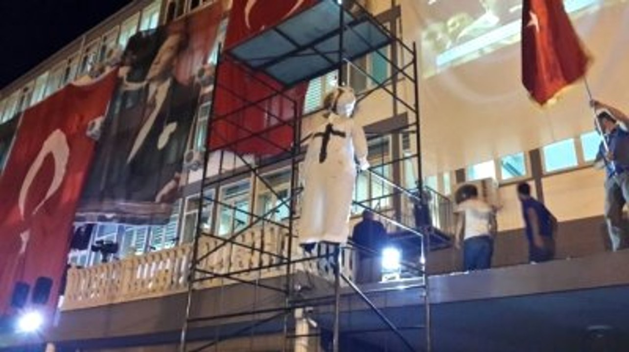 Fetullah Gülen Temsili Olarak İdam Edildi