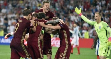 Ruslar, Milli Futbol Takımını Dağıttı