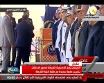السيسي يصافح النقيب محمود الكومي ويحيه بأكاديمية الشرطة