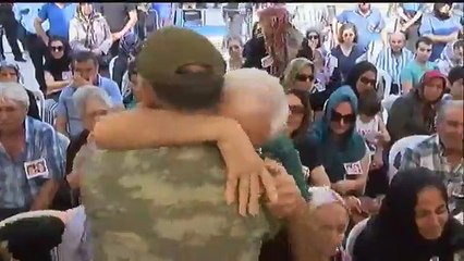 Tümgeneral Erbaş'tan şehit cenazesinde darbeci askerlere sert sözler