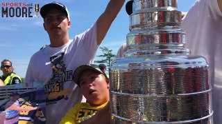 Crosby lifts Cup for disabled fan backstage