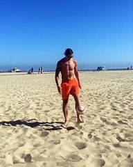 Zlatan Ibrahimovic amazing bicycle kick on the beach