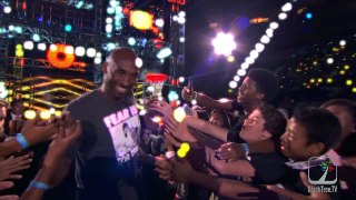 Kobe Bryant gets slimed at Kids Choice Sports Awards