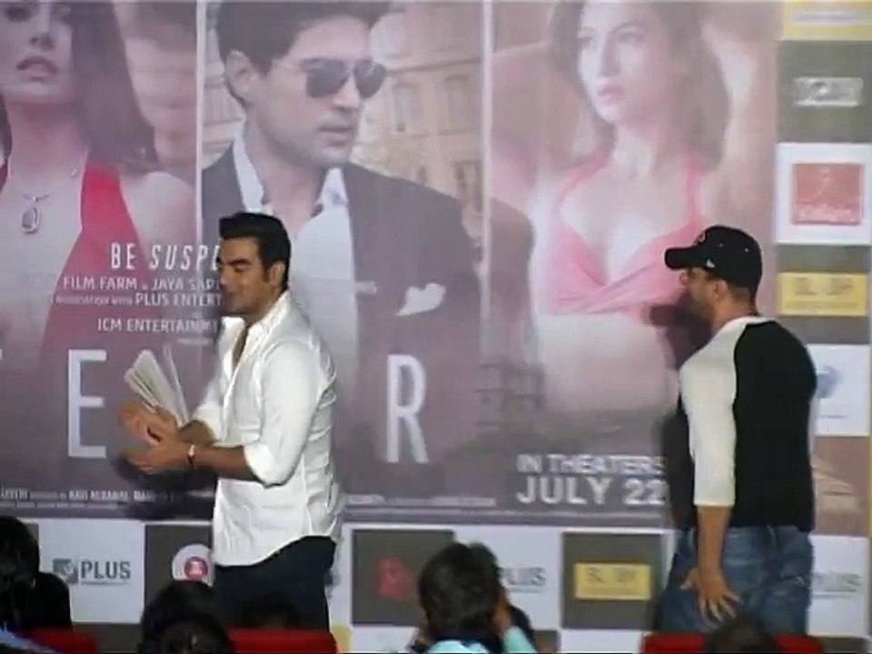 RAJEEV KHANDELWAL , GAUAHAR KHAN , ARBAZ KHAN , SOHAIL KHAN , JAVED JAFIRI AND RAJEEV JIVARI  FILM FEVER TRAILER LAUNCH 3