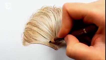 Elle dessine des cheveux de manière ultra-réaliste
