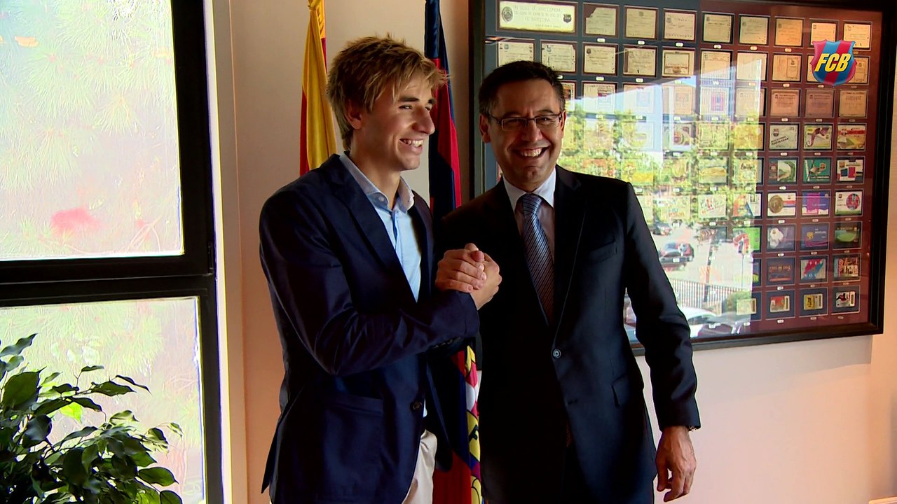 Sergi Samper extends contract with FC Barcelona until 2019