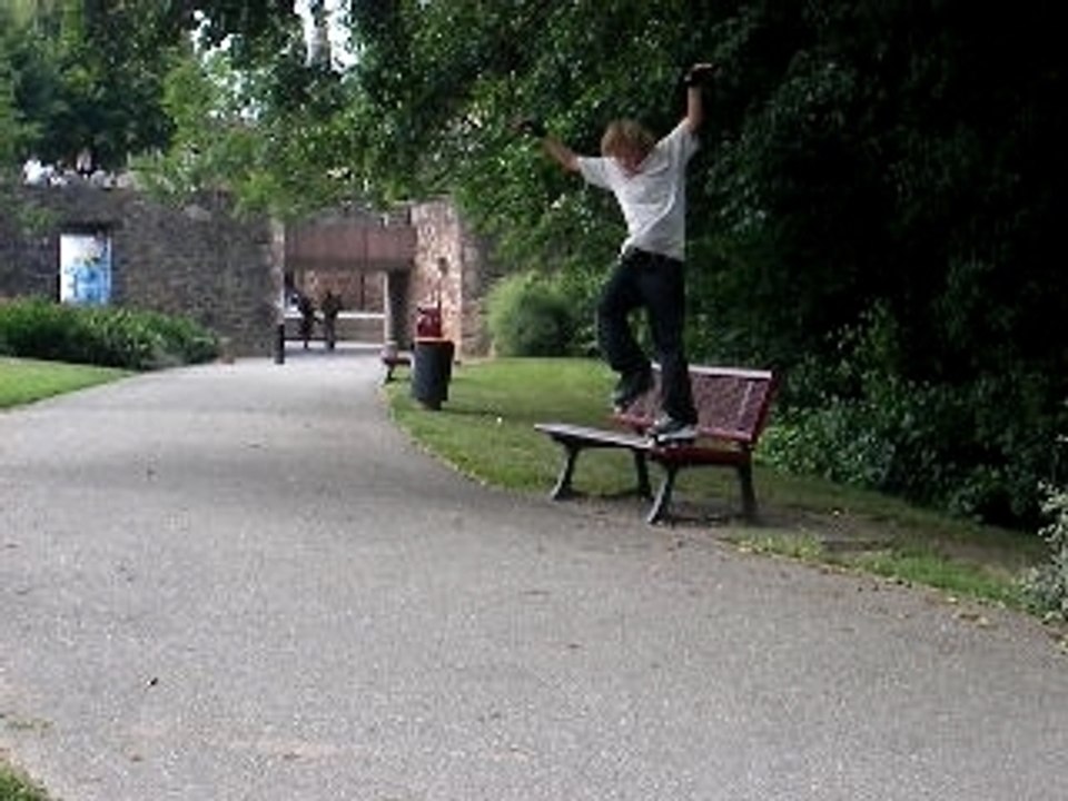 Moi back acid facky misou