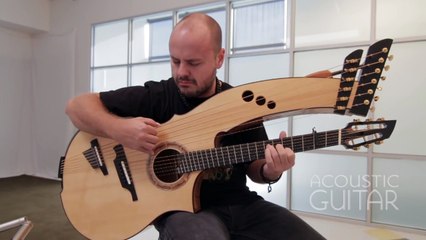 Download Video: Cette guitare est aussi une Basse ou une Harpe.. Enorme instrument !