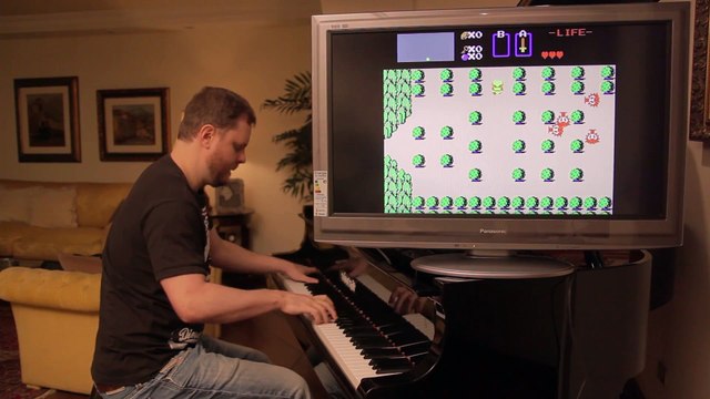 Il joue au piano les musiques de Zelda pendant le jeu !