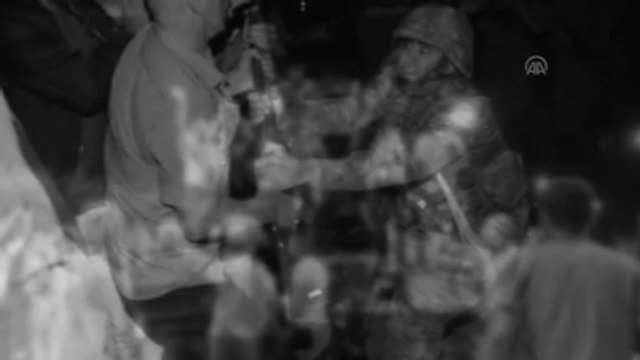 Uğur Işılak'tan Darbeye Karşı 'Yeniden Diriliş' Klibi Yayınlandı.