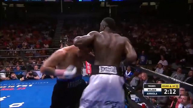 Ce boxeur se met à danser pour eviter les coups