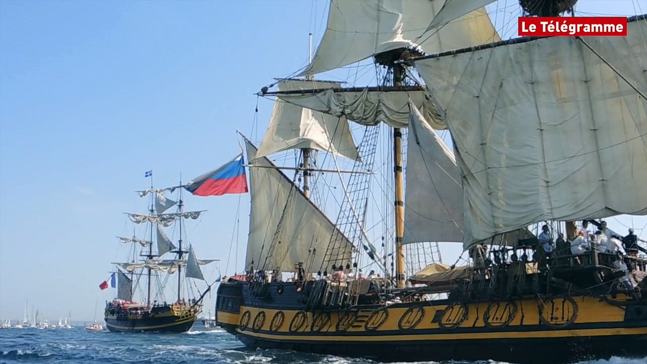 Douarnenez. La parade débarque