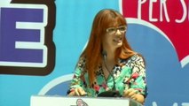 Report TV - Korçë, organizohet takimi i fundit i ‘’FRESH voice’’, batuta dhe humor