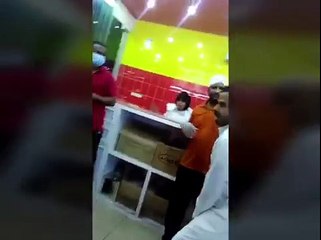 سعودي يطلق النار على عامل هندي بمطعم بسبب تأخر وجبة طعام !