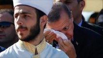 صور وثقت مواقف لافتة عقب المحاولة الانقلابية في تركيا