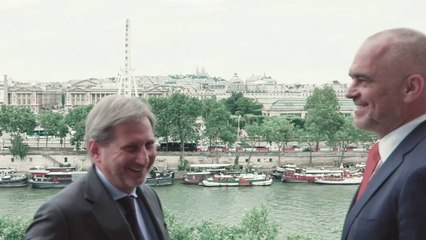 Ora News – Hahn diskuton me Ramën për integrimin dhe reformën në drejtësi