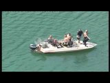 Ora News –  Makina e rrëzuar në liqenin e Shkopetit dyshohet se mund të jetë përdorur për krim