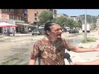 UJËRAT E ZEZA VËRSHOJNË NËPËR RRUGË