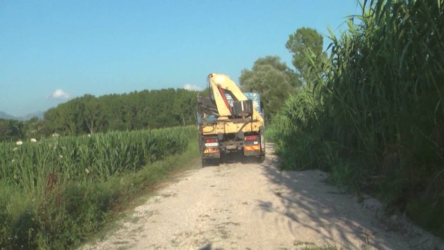 Report TV - Grabitja në Rinas, pas djegies së mjetit autorët u larguan me fugon