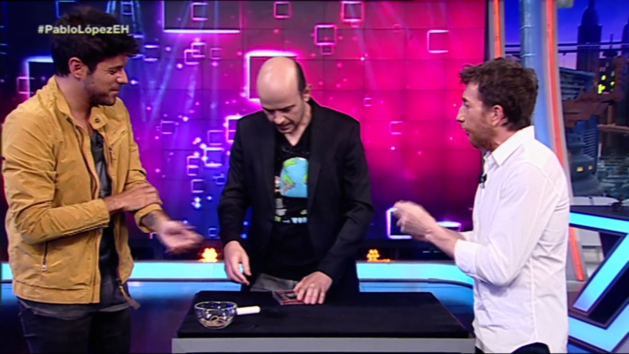 Jandro ha creado una magia especial y única utilizando el CD de Pablo López - El Hormiguero 3.0