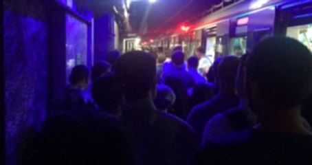 Marmaray'da Arıza Nedeniyle Elektrikler Kesildi! Yolcular 2 Kilometre Yürüdü